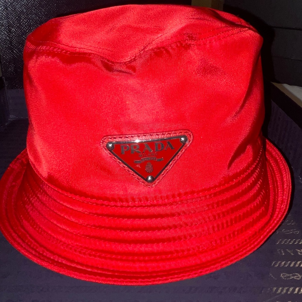 Red Prada Bucket Hat Lightly Worn! Size Small Gem